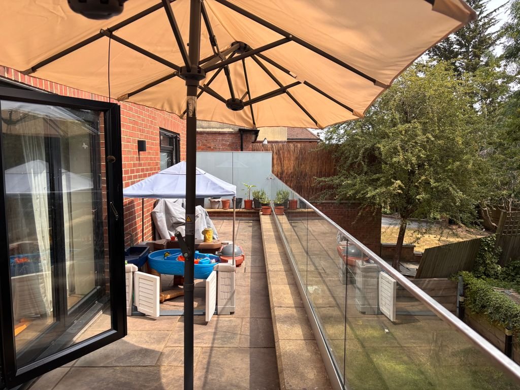 Swakeleys Road, Ickenham UB10